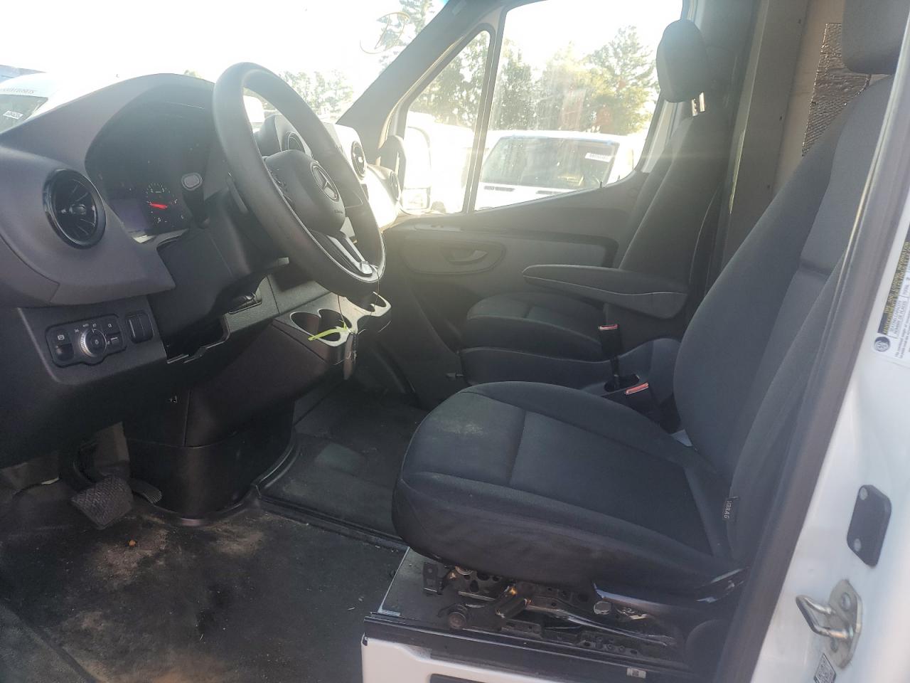 MERCEDES-BENZ SPRINTER 2500