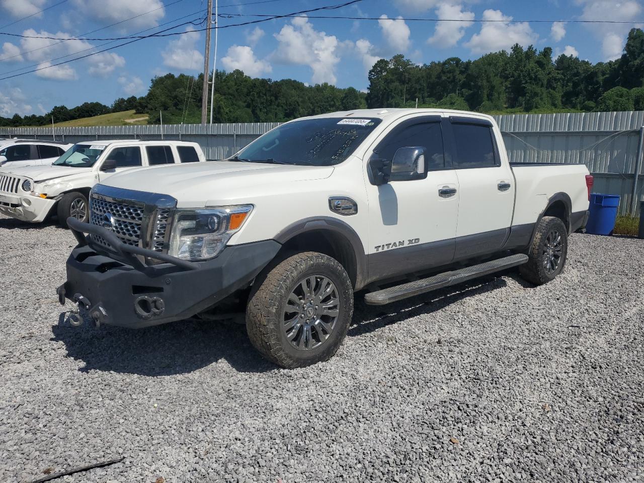 NISSAN TITAN SL