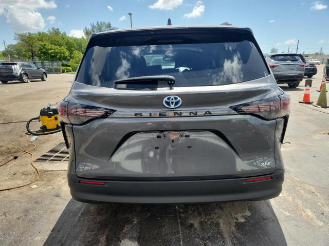 2025 TOYOTA SIENNA XLE 5TDYRKEC8SS243210
