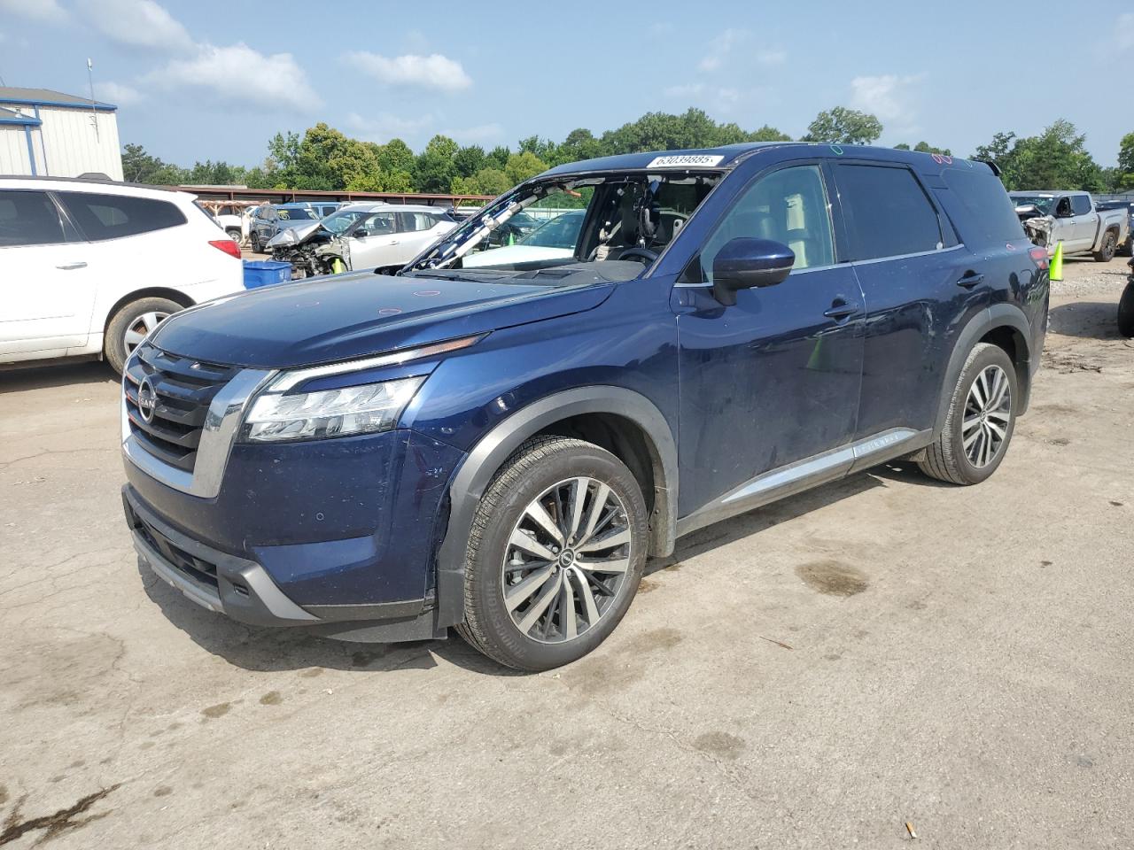 NISSAN PATHFINDER PLATINUM