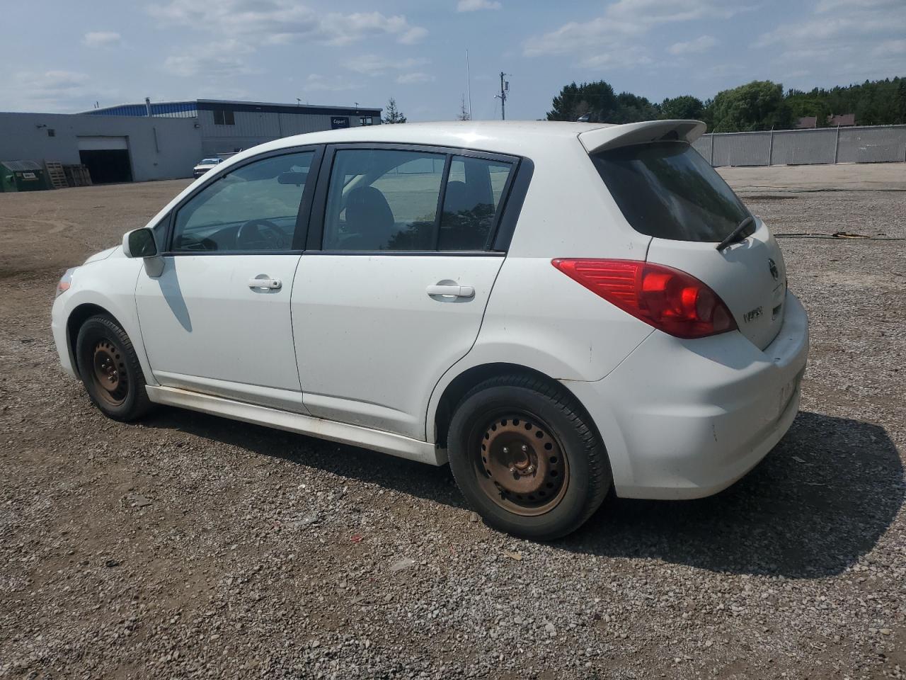 NISSAN VERSA S