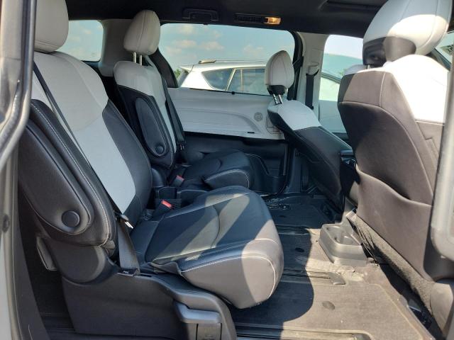 2025 TOYOTA SIENNA XSE #3310422960