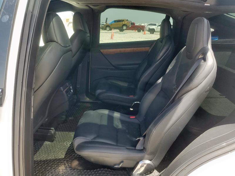 2020 TESLA MODEL X 5YJXCBE28LF268358