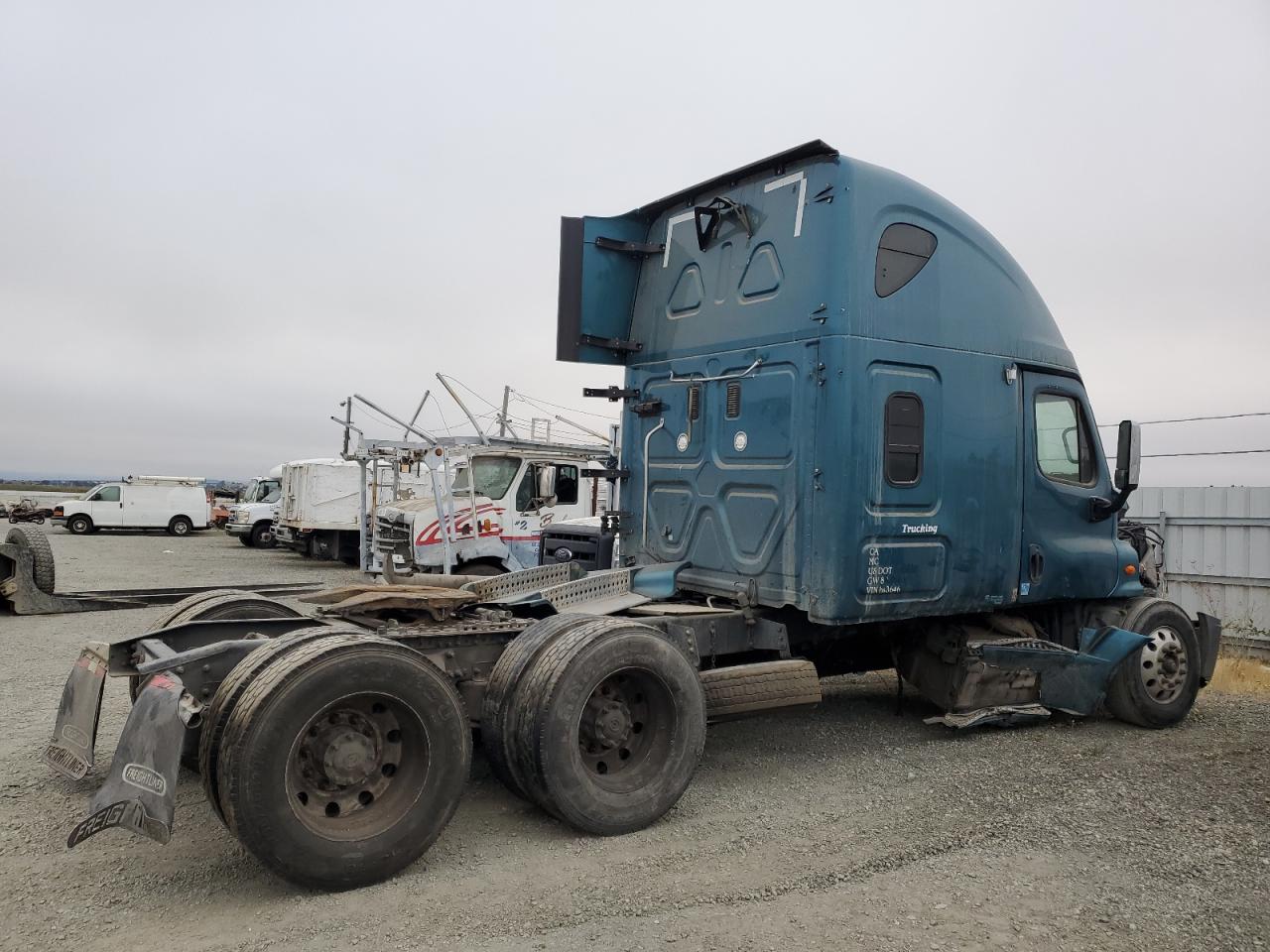 Lot #3208772289 2013 FREIGHTLINER CASCADIA 1