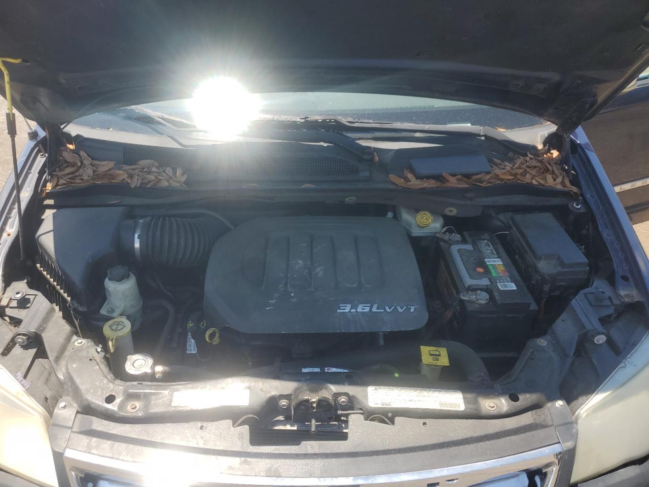 CHRYSLER TOWN & COUNTRY TOURING L