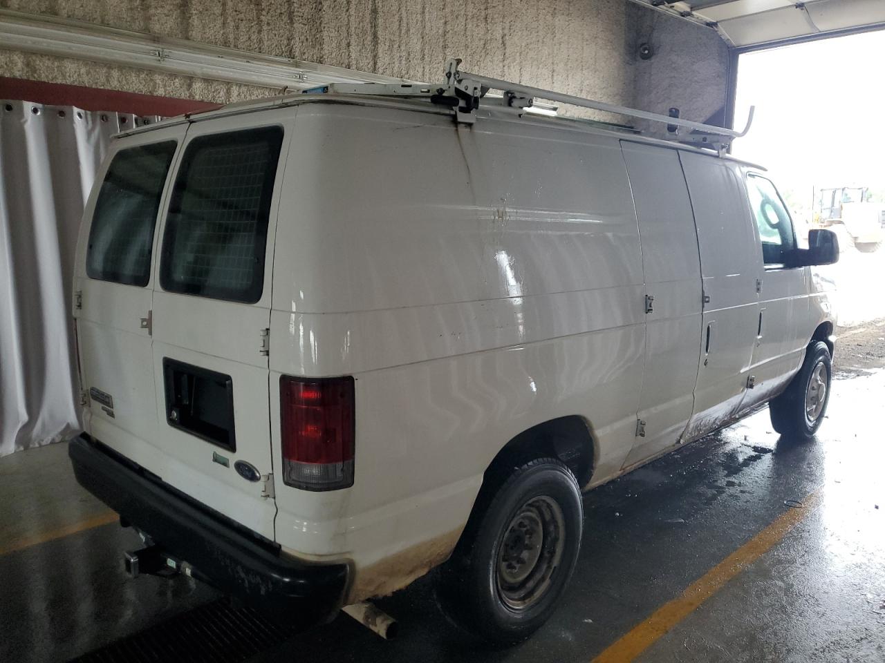 FORD ECONOLINE E250 VAN