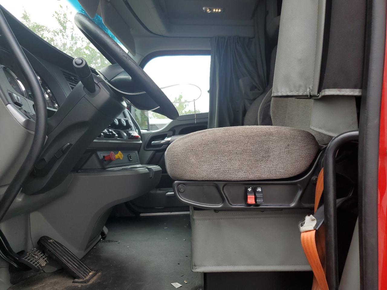 Lot #3315724416 2020 KENWORTH CONSTRUCTI