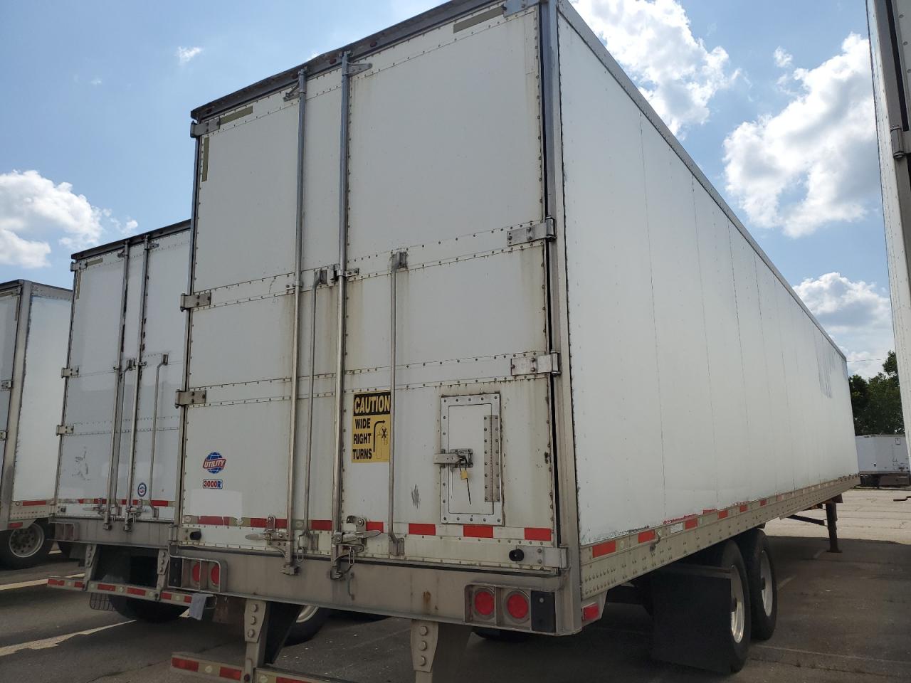 Lot #3206346129 2011 UTILITY VS2RA