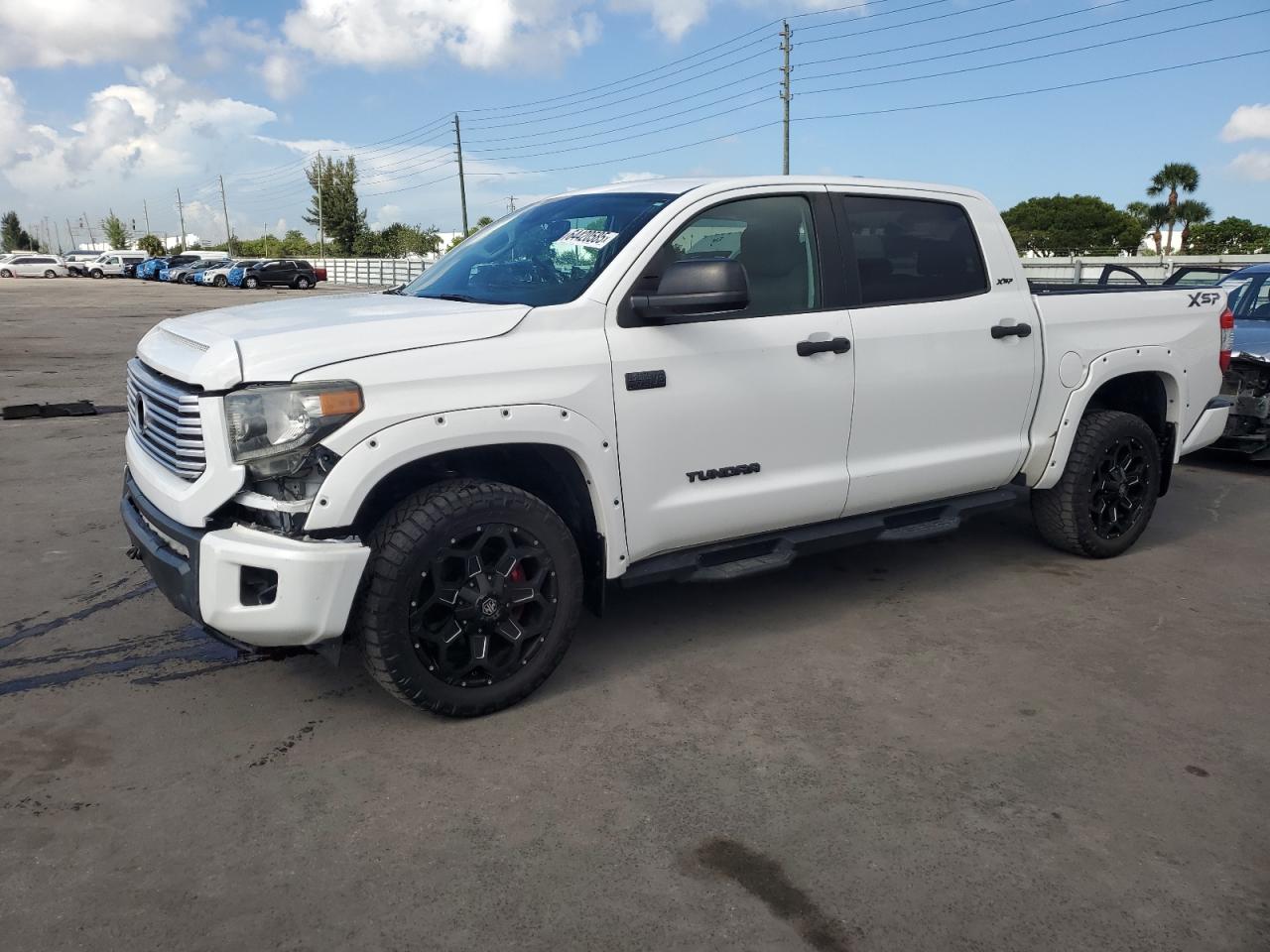 TOYOTA TUNDRA CREWMAX SR5
