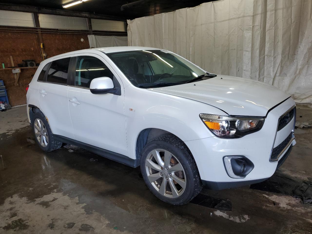 MITSUBISHI OUTLANDER SE