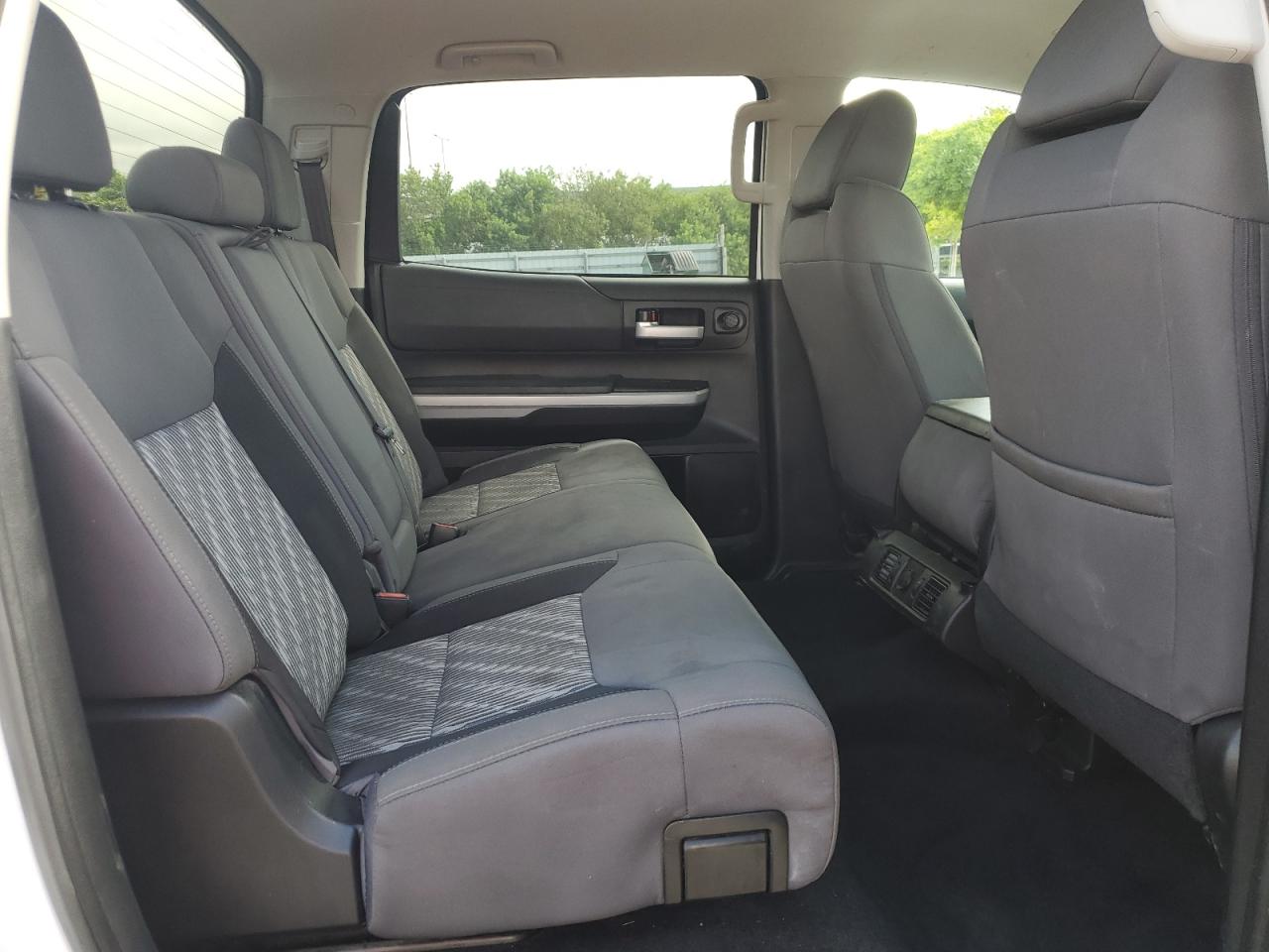 TOYOTA TUNDRA CREWMAX SR5