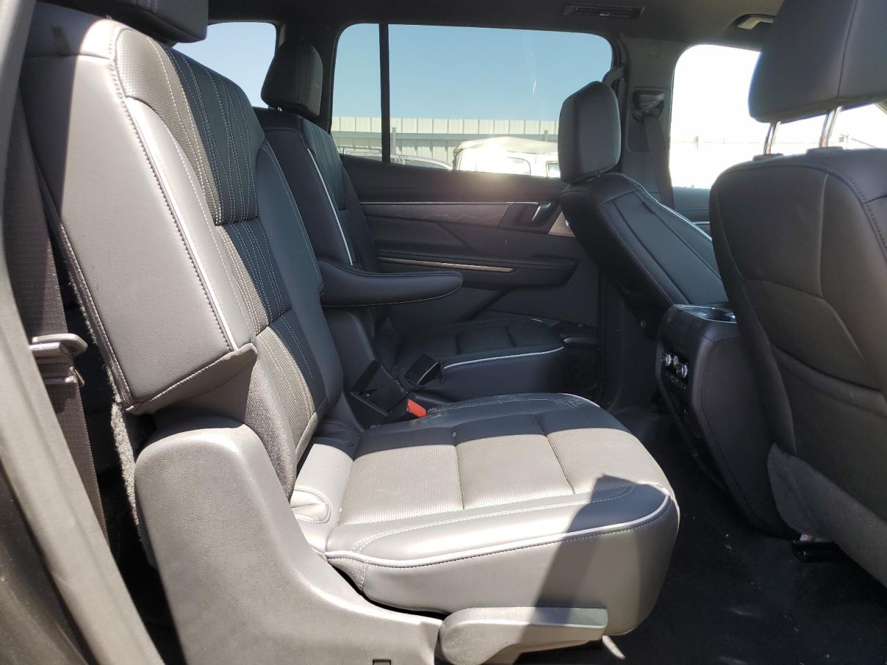 BUICK ENCLAVE AVENIR