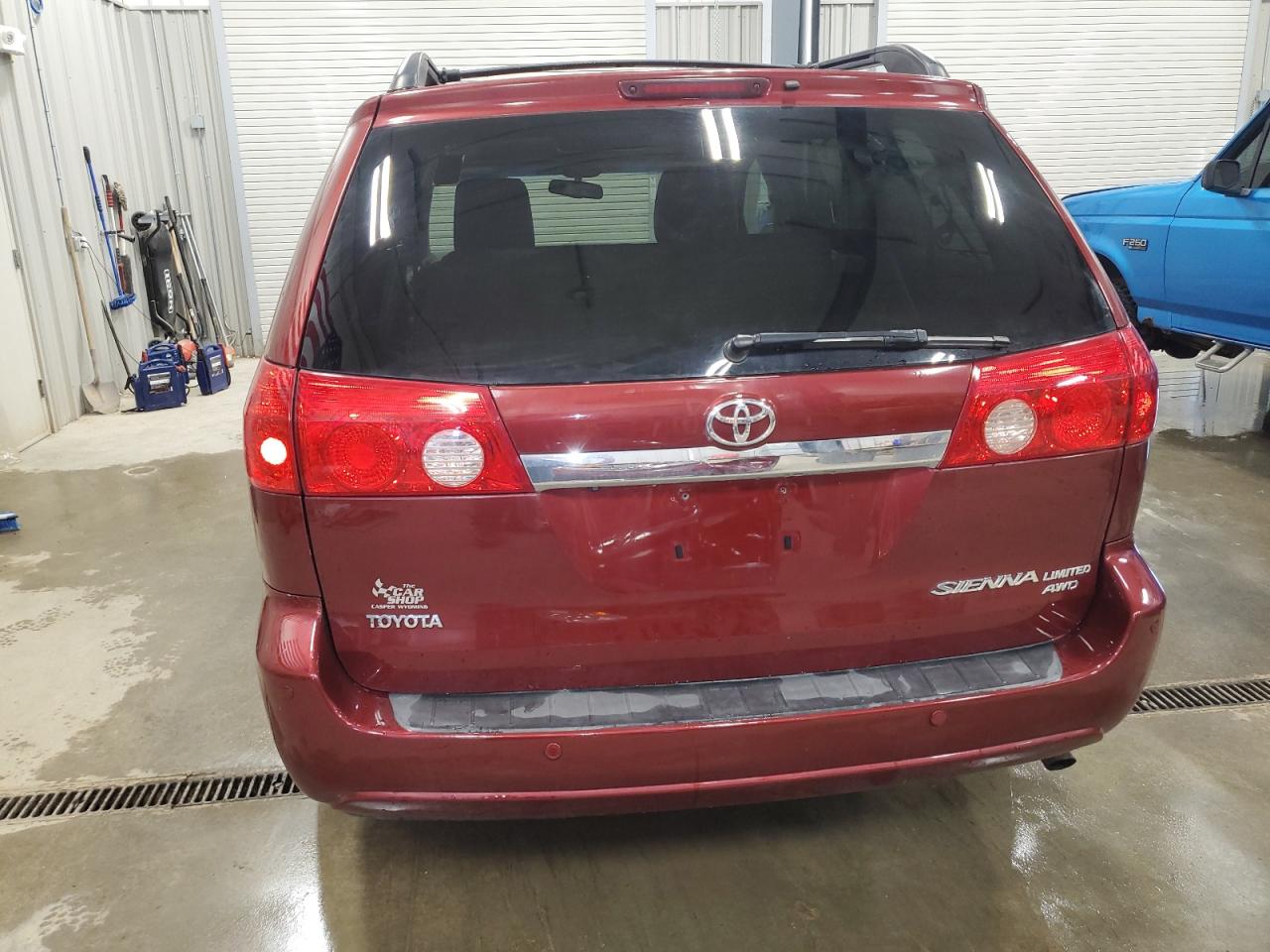 TOYOTA SIENNA XLE