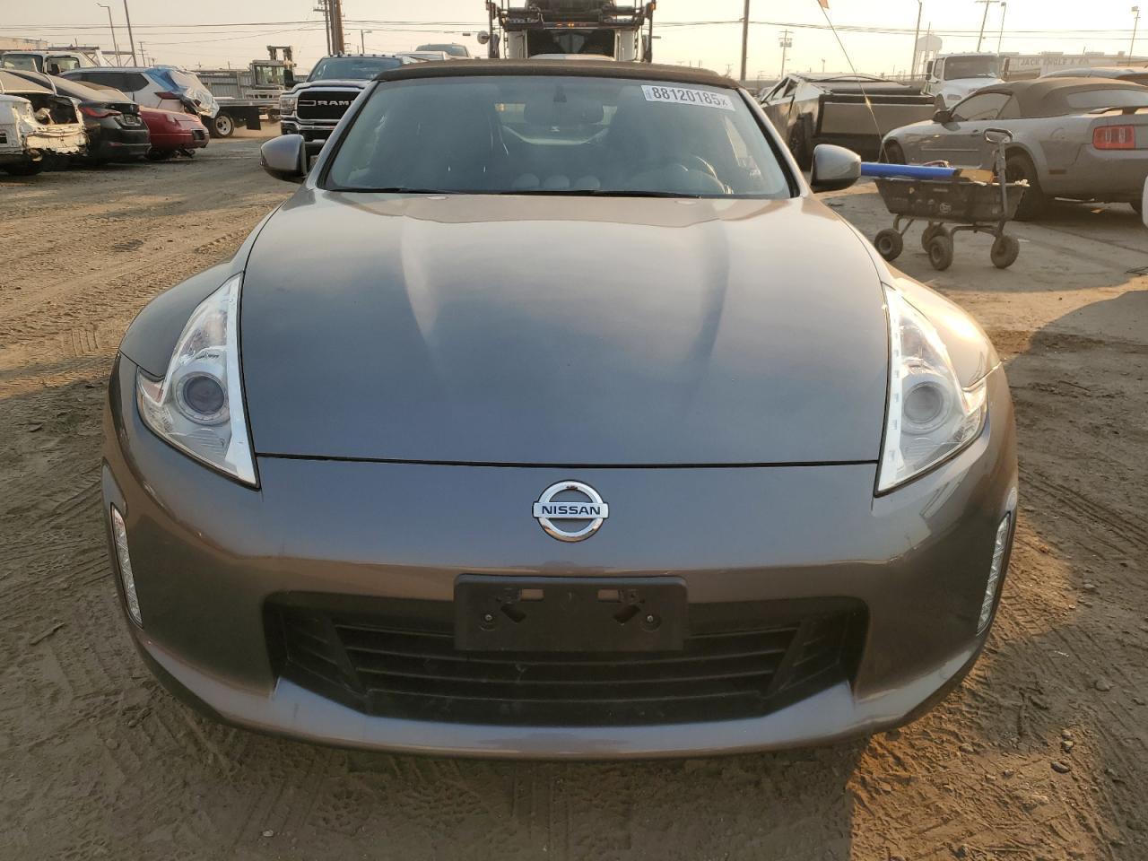 NISSAN 370Z BASE