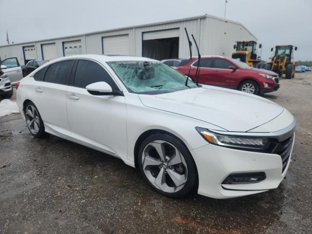 2018 HONDA ACCORD TOU 1HGCV2F97JA022302