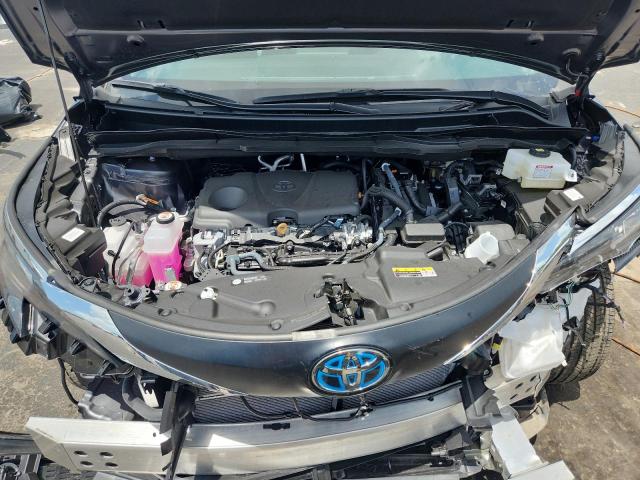 2025 TOYOTA SIENNA XLE 5TDYRKEC8SS243210