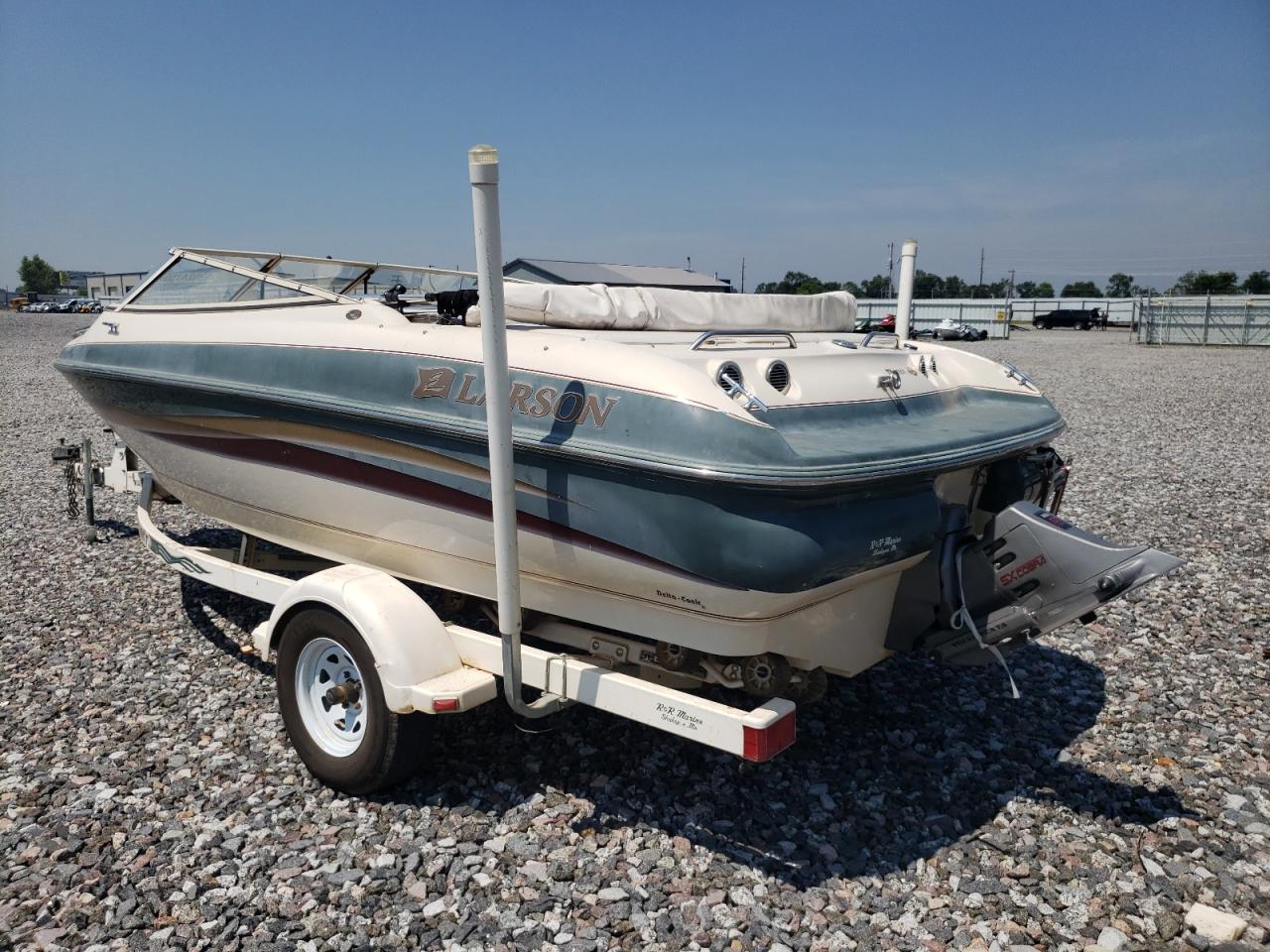 Lot #3248477538 1998 LARSON BOAT