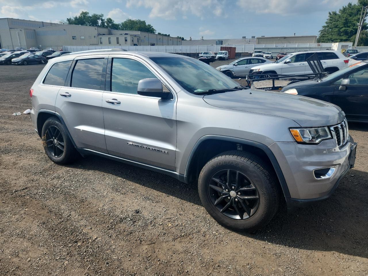 JEEP GRAND CHEROKEE LAREDO