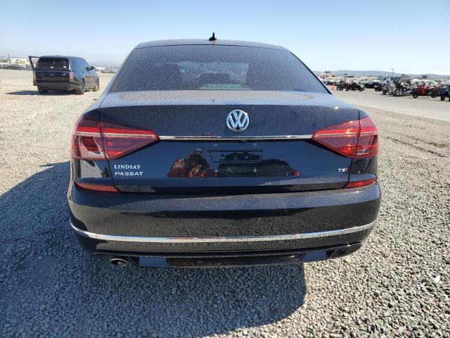 2017 VOLKSWAGEN PASSAT R-L 1VWDT7A32HC044017