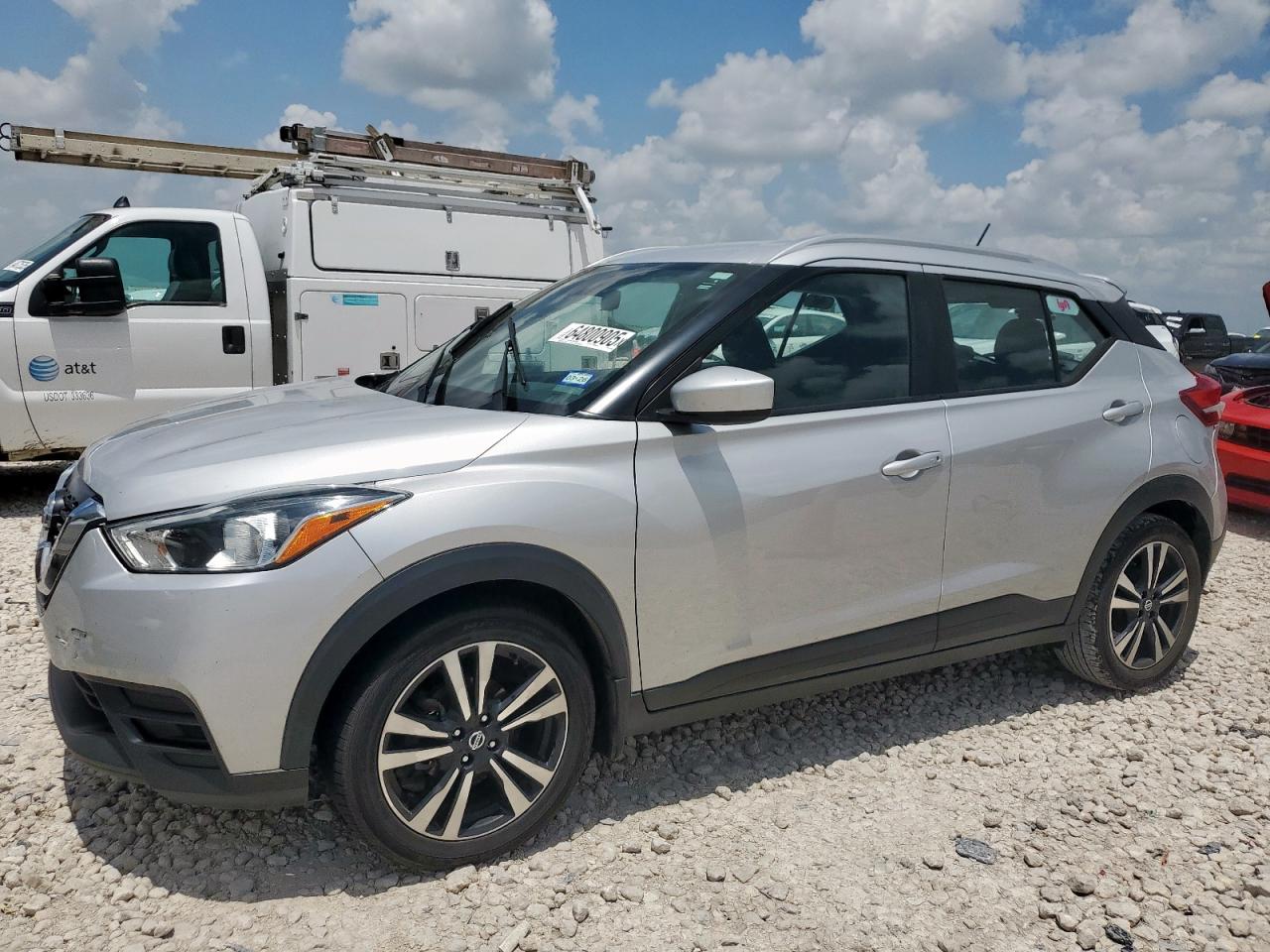 NISSAN KICKS S
