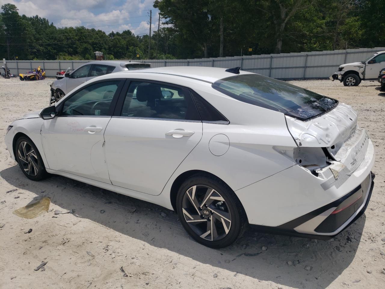 HYUNDAI ELANTRA LIMITED