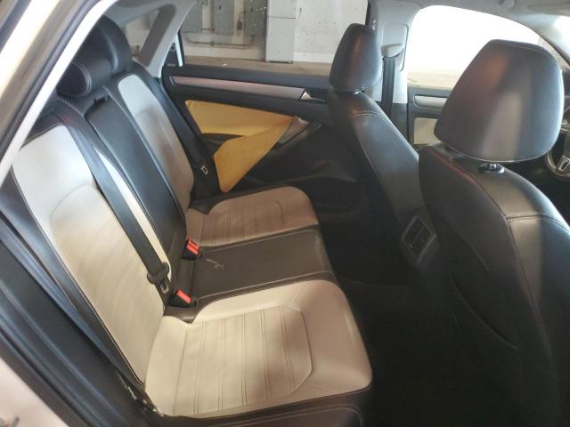 2015 VOLKSWAGEN PASSAT SE 1VWBS7A32FC018508
