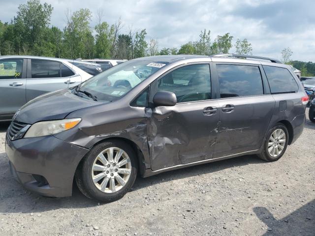 TOYOTA SIENNA LE