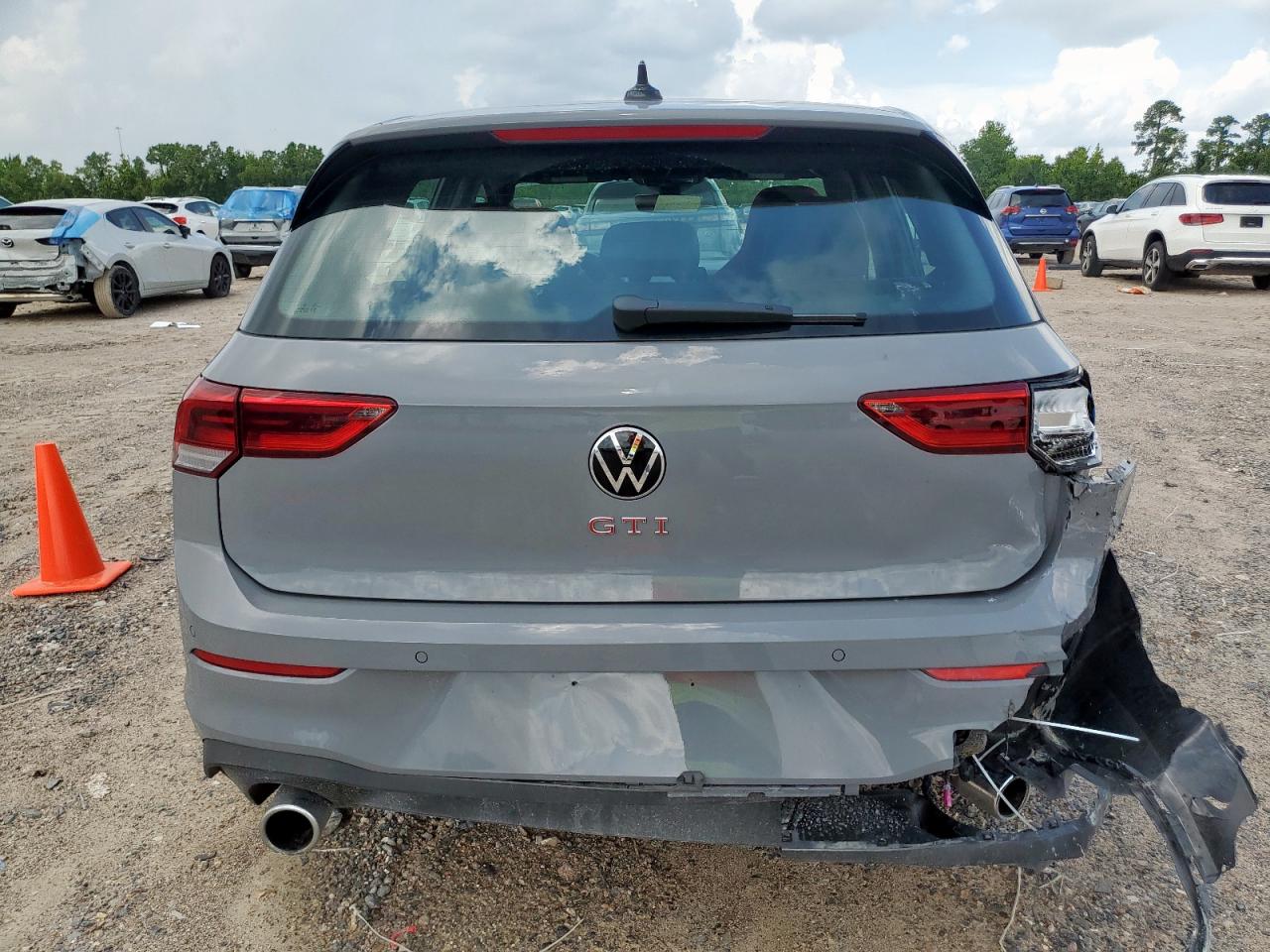 VOLKSWAGEN GOLF GTI SE