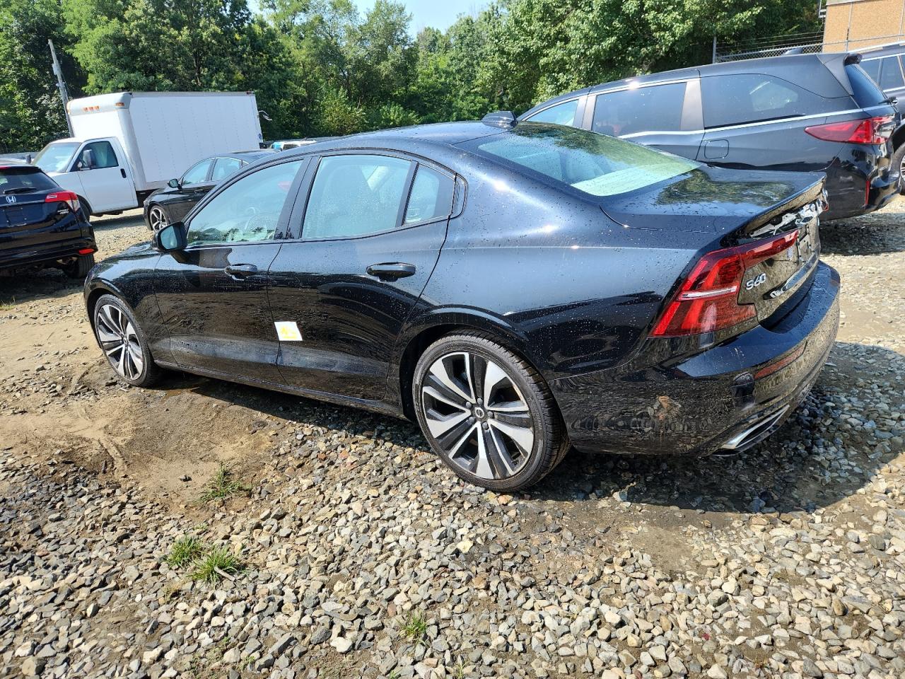 VOLVO S60 B5 MOMENTUM