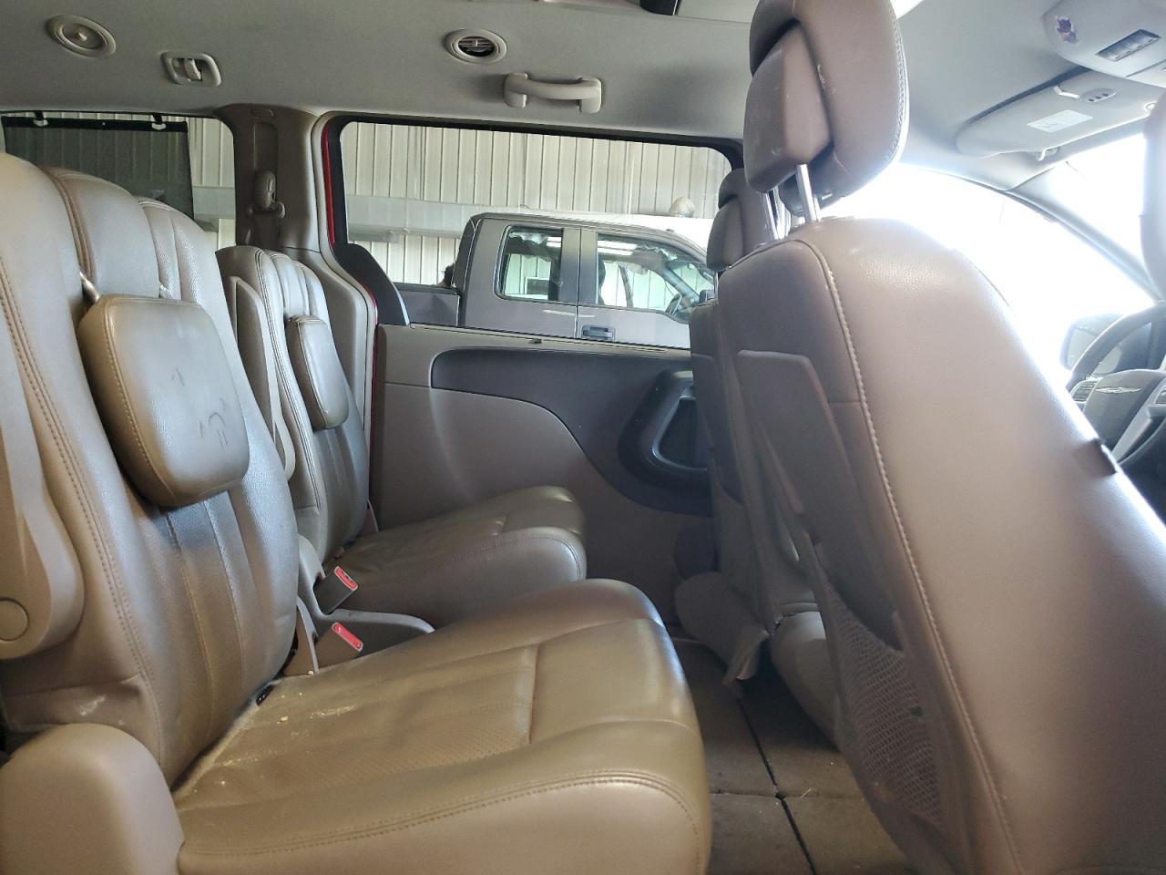 CHRYSLER TOWN & COUNTRY TOURING L