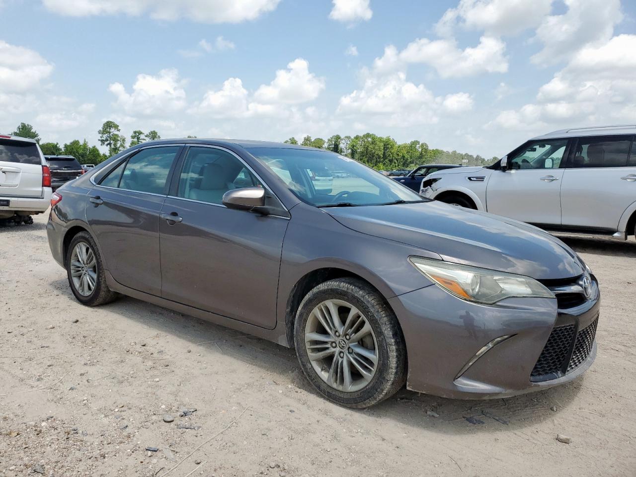 Toyota Camry le 2015