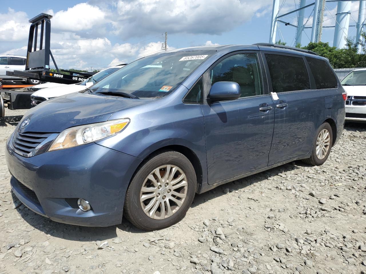 TOYOTA SIENNA XLE