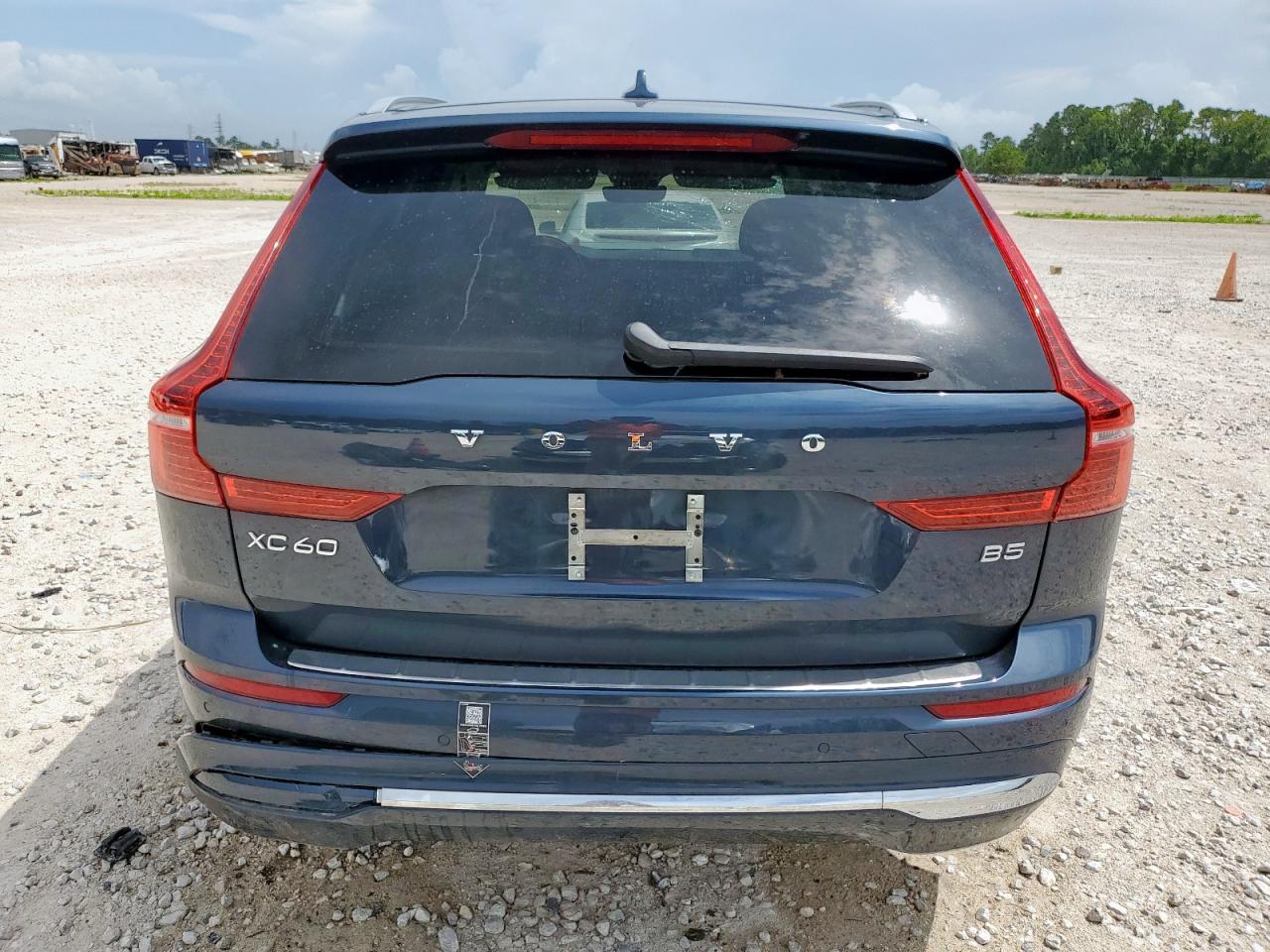 VOLVO XC60 B5 INSCRIPTION