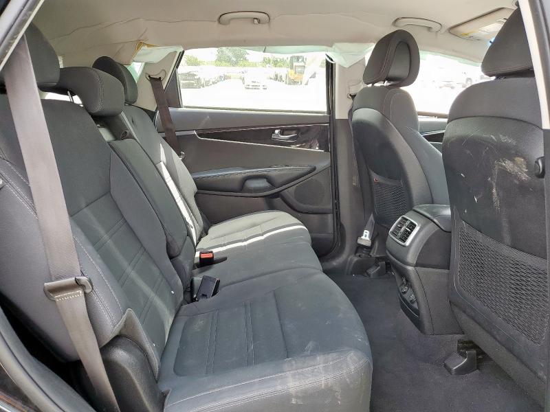 2016 KIA SORENTO LX - 5XYPGDA51GG177611