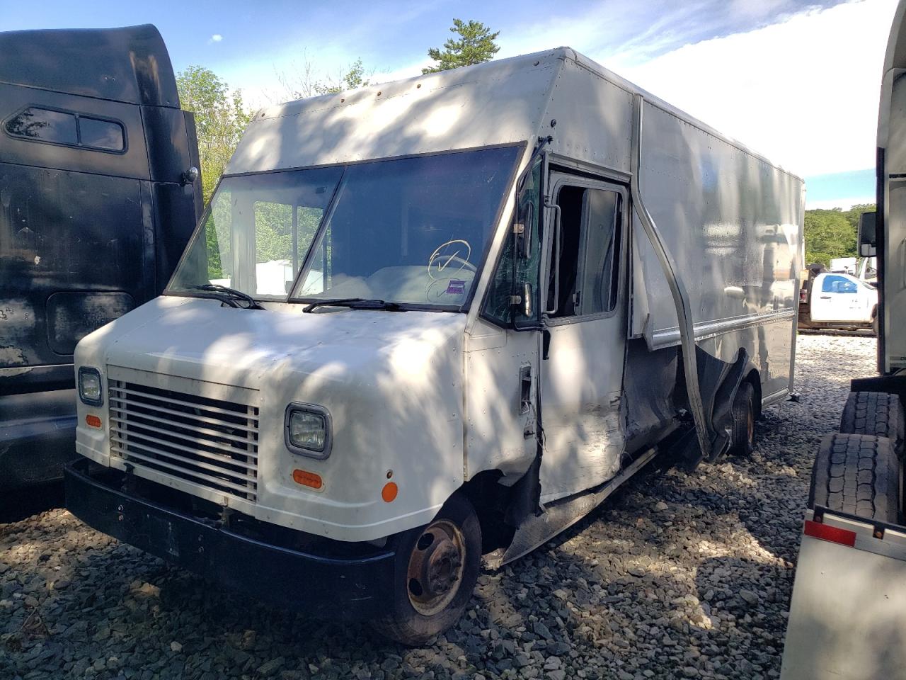 FORD ECONOLINE E450 SUPER DUTY COMMERCIAL STRIPPED CHASSIS