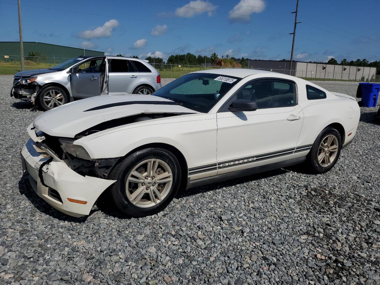 FORD MUSTANG