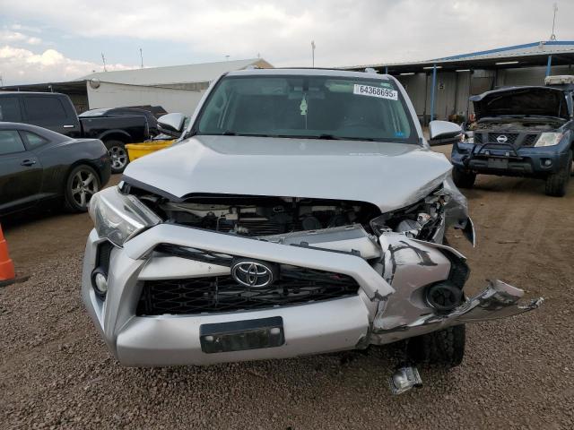 2018 TOYOTA 4RUNNER SR JTEBU5JR2J5554325
