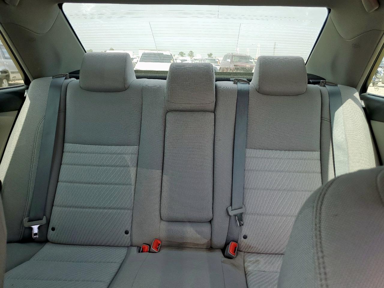 Toyota Camry le 2015