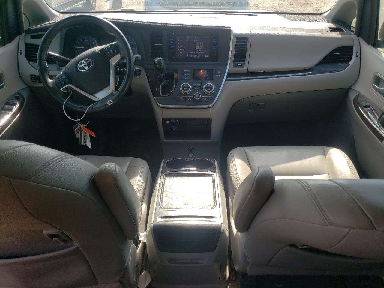 TOYOTA SIENNA XLE
