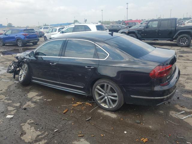 2017 VOLKSWAGEN PASSAT R-L 1VWDT7A37HC029173