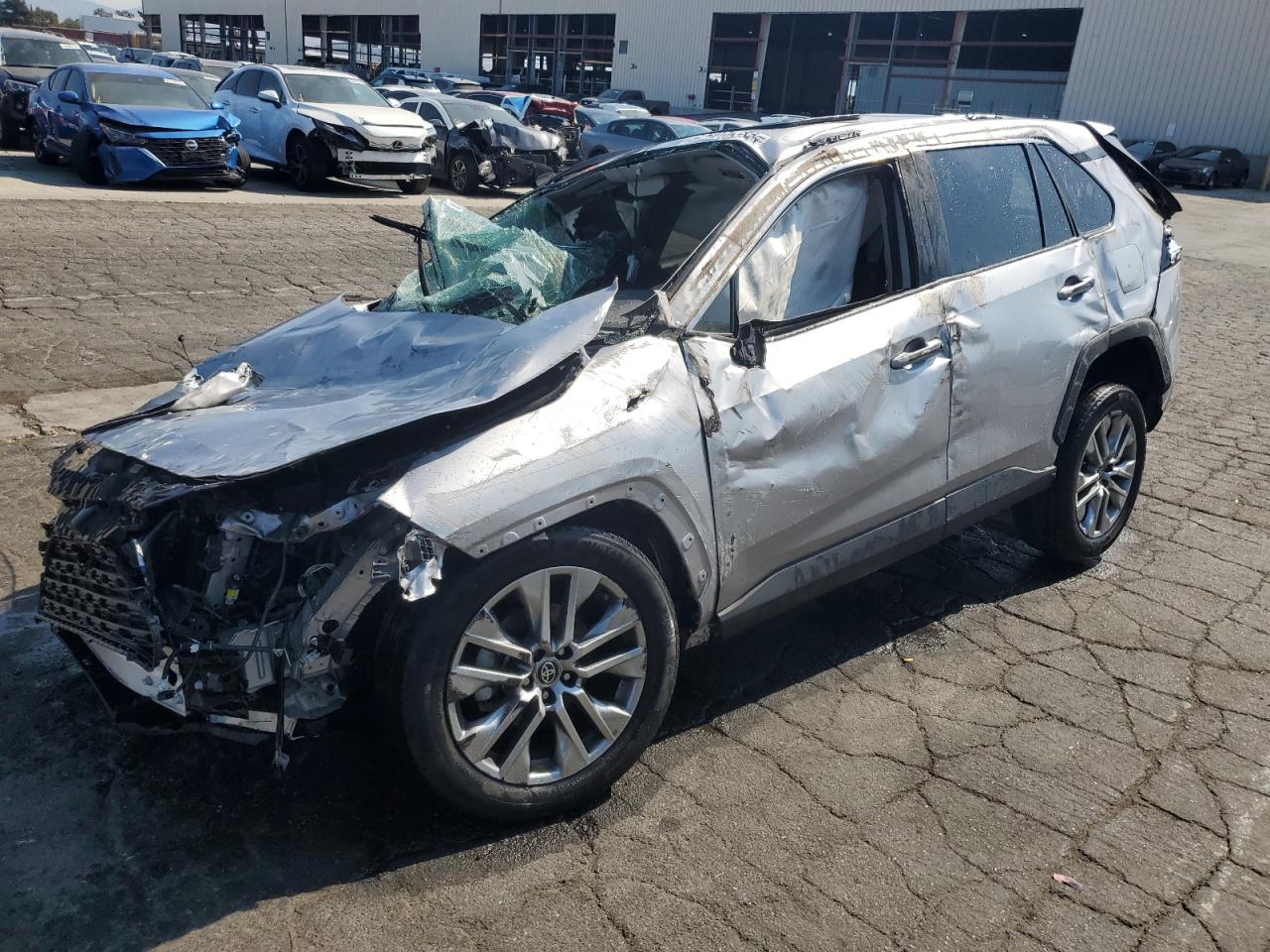 TOYOTA RAV4 XLE PREMIUM