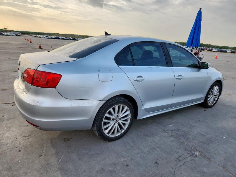 Vin: 3vwlz7aj2bm303975, lot: 61876755, volkswagen jetta sel 20113