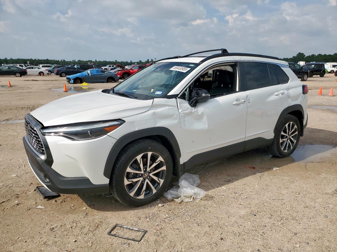 TOYOTA COROLLA CROSS XLE