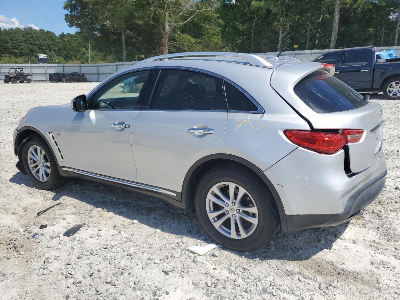 INFINITI QX70