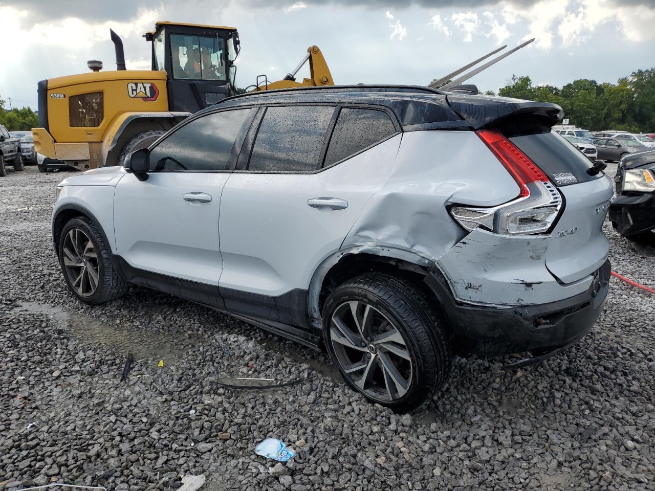 VOLVO XC40 T5 R-DESIGN