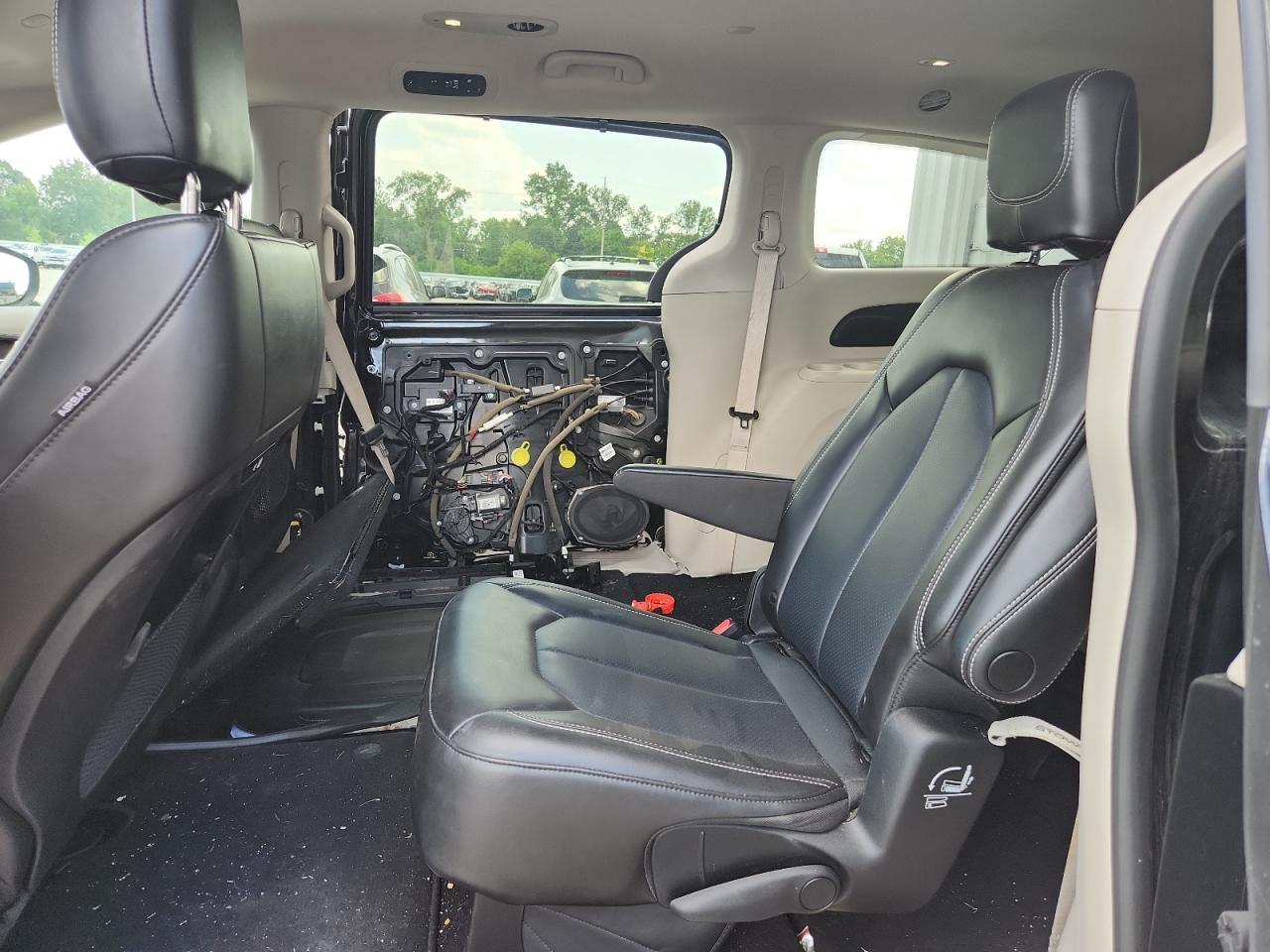 CHRYSLER PACIFICA TOURING L