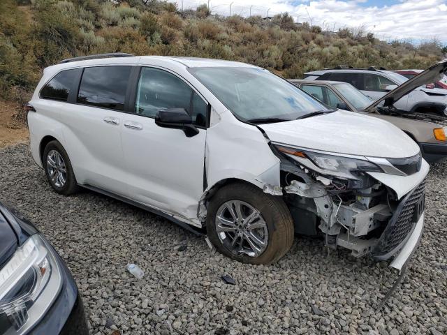 2022 TOYOTA SIENNA XSE 5TDDSKFC2NS073089
