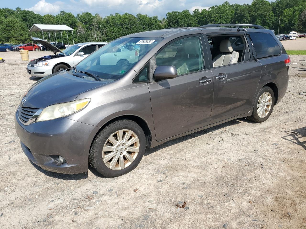 TOYOTA SIENNA XLE