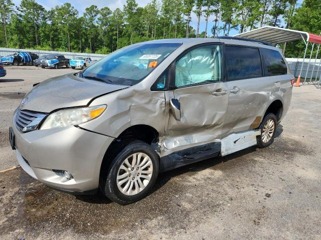 TOYOTA SIENNA XLE