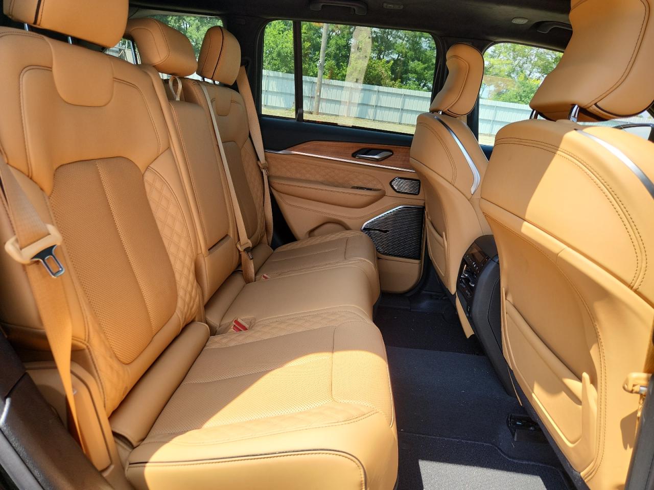 JEEP GRAND CHEROKEE SUMMIT